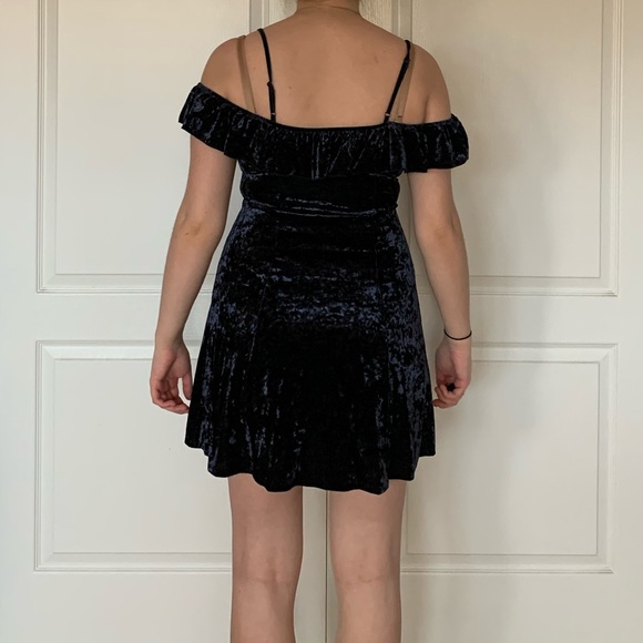 Navy velvet off the shoulder dress - Picture 4 of 6